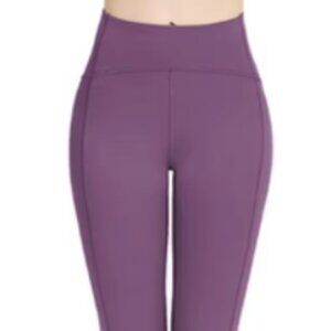 QUEENIEKE Women's faded purple yoga pant, size L